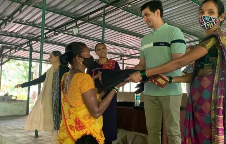 Blanket donation at kalyani - Pragnya Bodhini High School